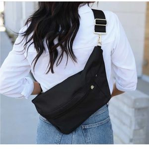 Canvelle oversized Fanny (fling), Black